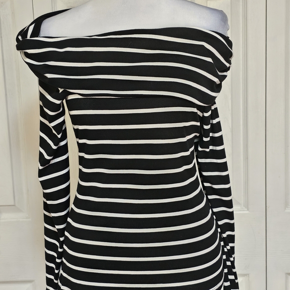 Striped Off-Shoulder Top - Picture 2 of 5